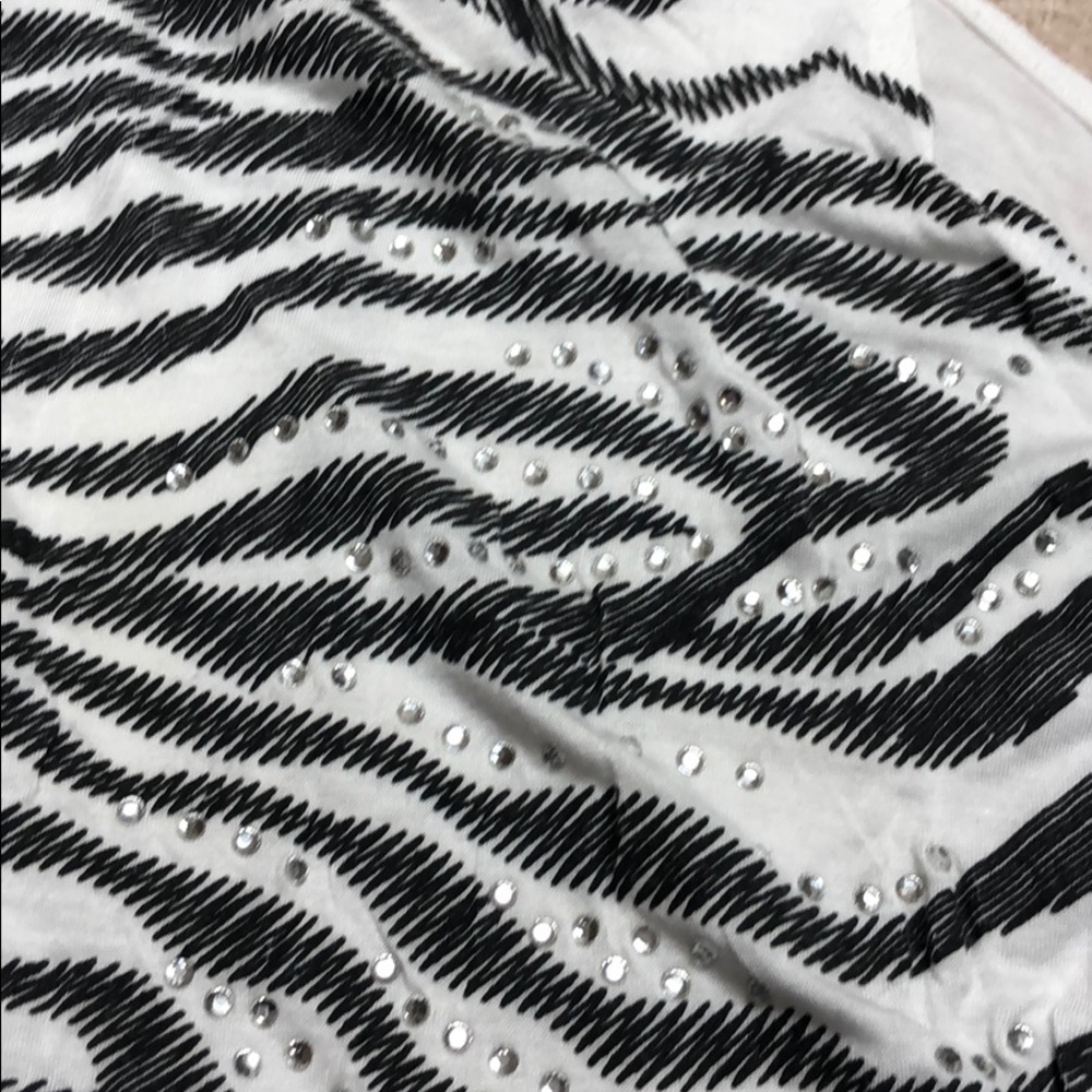 2b Bebe zebra print top - Picture 3 of 5